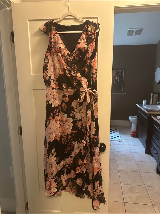 Laura Dresses & Skirts - Floral Wrap Midi Dress with Pink Blooms